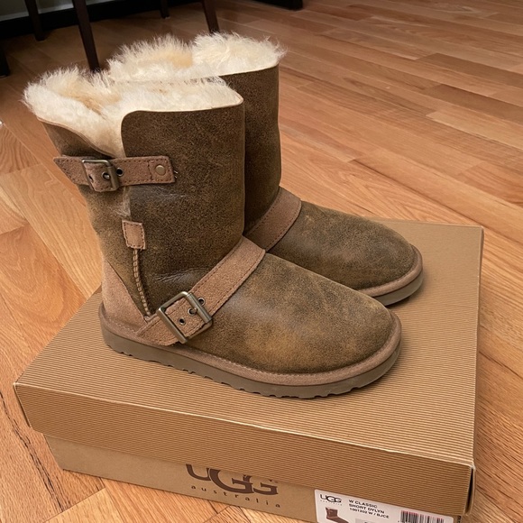 UGG Classic Short Dylyn for Women - Picture 3 of 5